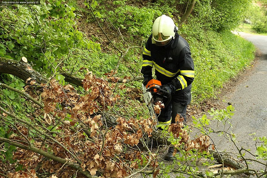 Vichřice Herwart zaměstnala jednotky i na Čáslavsku